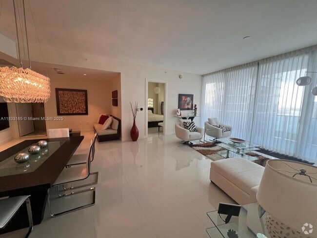 Building Photo - 200 Biscayne Boulevard Way