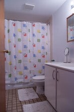 Building Photo - 4455 Rue Saint-Urbain
