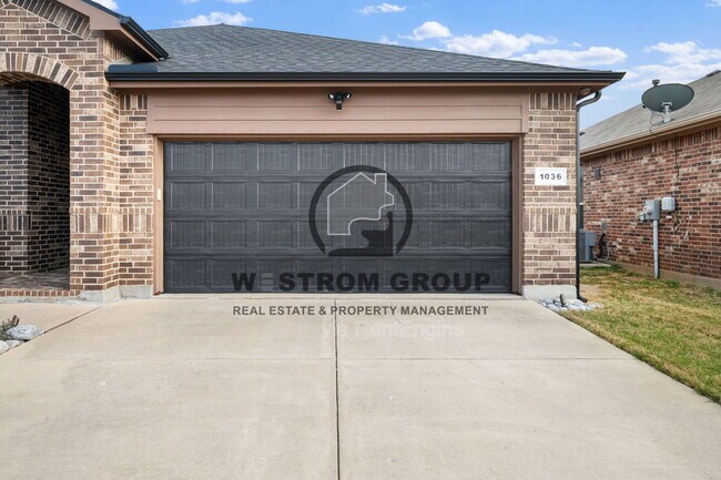 Foto del edificio - 1036 Cushing Dr