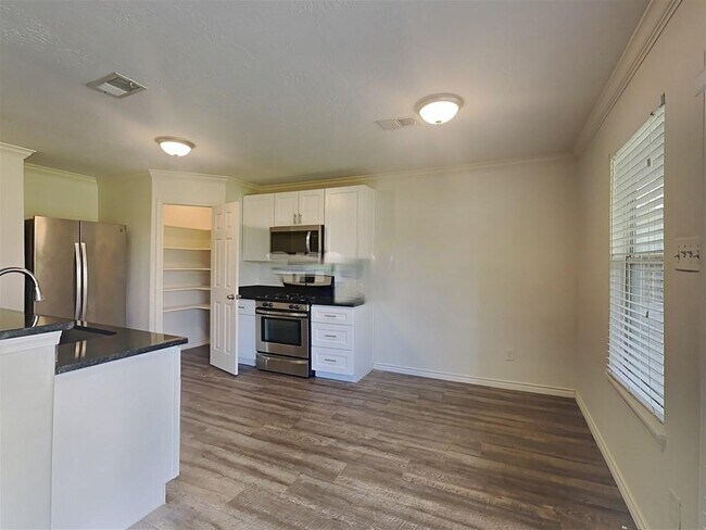 Building Photo - 7819 Talladega Springs Ln