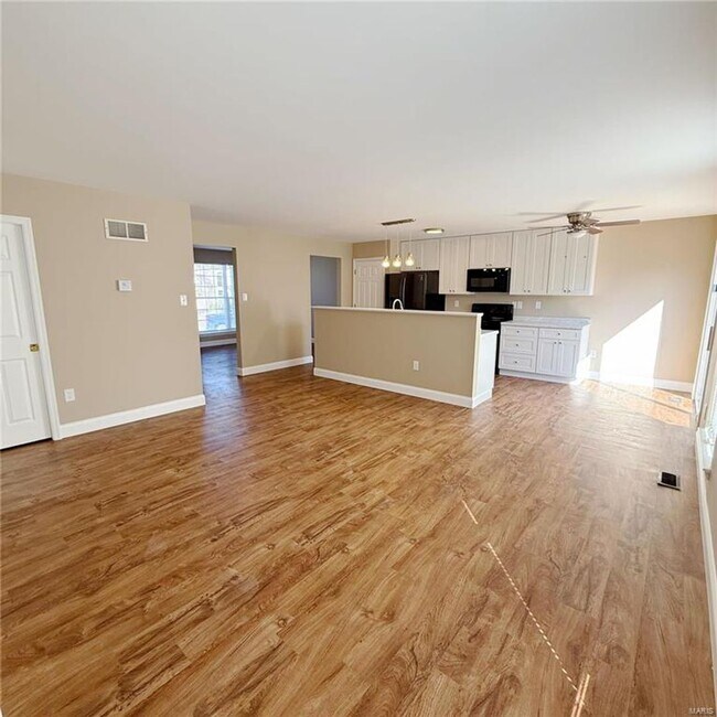 Building Photo - 43 Edenshire Ct