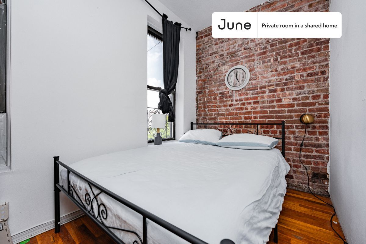 Private bedroom in 3 bed/1 bath Home - Private bedroom in 3 bed/1 bath Home