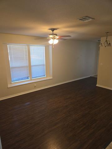 Foto del edificio - 1629 Summerhill Ct