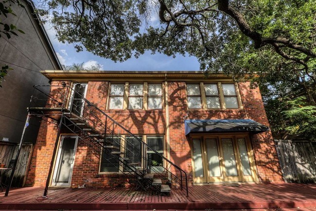 Building Photo - 2306 Hazard St