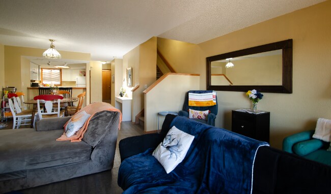 Building Photo - 2829 Springdale Ln