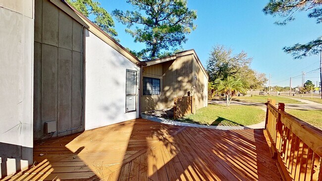 Photo - Great 3/2 patio home available now!
