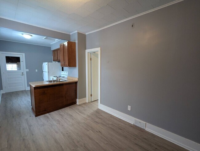 Building Photo - 33 Central Ave