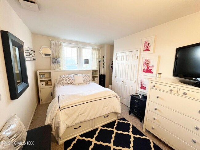 Bedroom - 225 Mill St