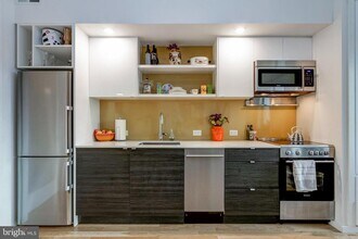 Building Photo - 1942 N Front St