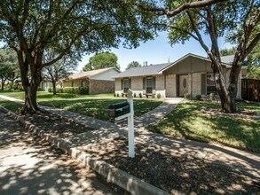 Building Photo - 901 Goodwin Dr