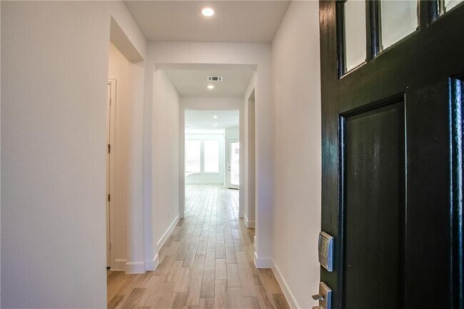 Foto del edificio - 505 Affazia Ln