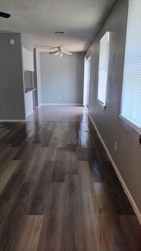 Foto principal - Welcome Home to Jefferson Square Apartments!