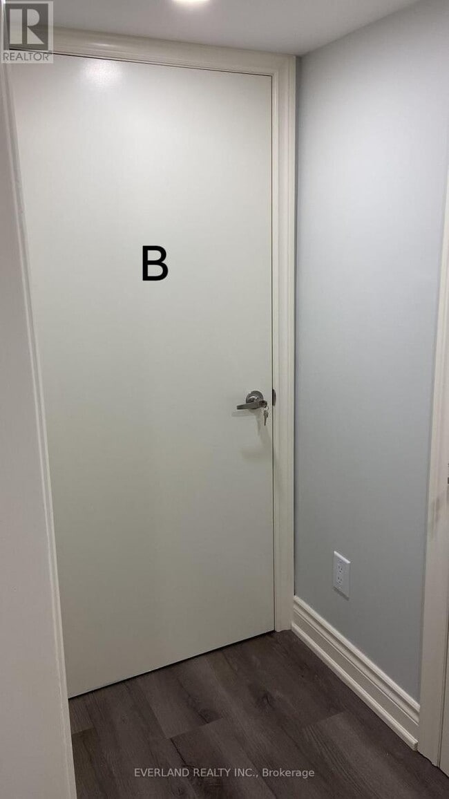 Photo du bâtiment - 10 Damian Dr