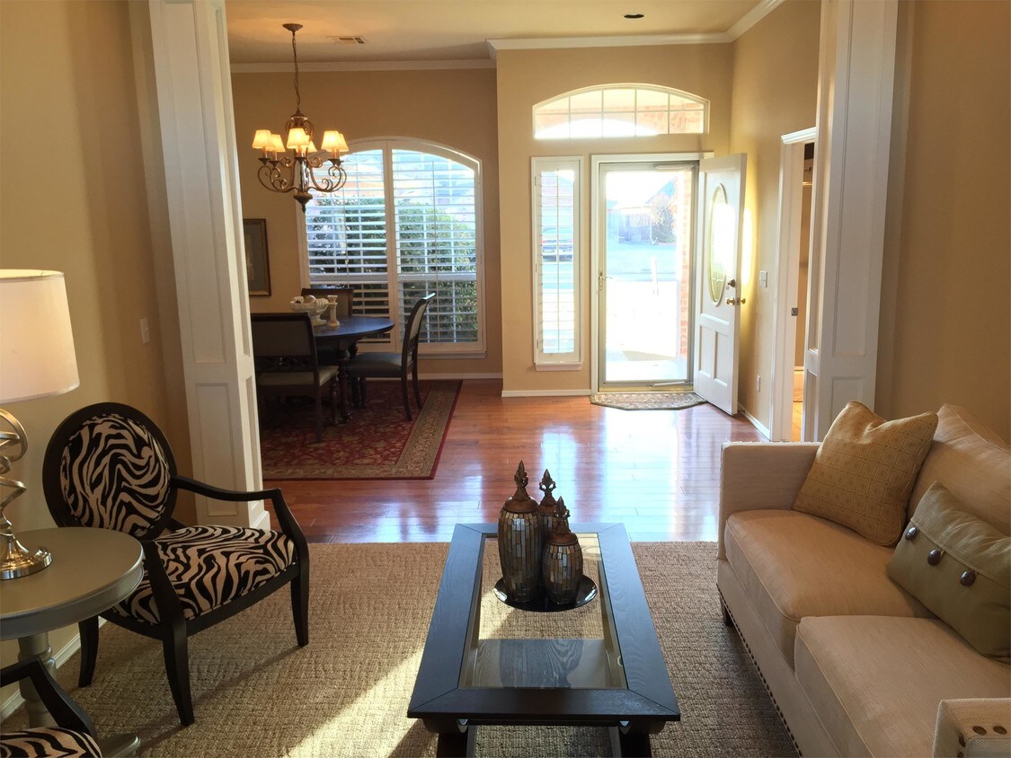 Foto principal - 15600 Himalaya Ridge