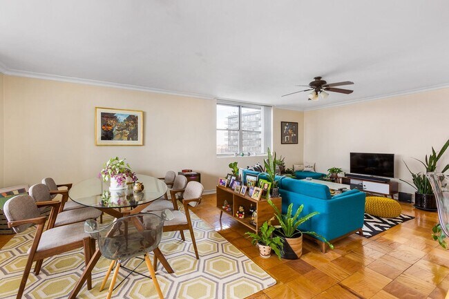 Foto del edificio - 6040 JFK Blvd E