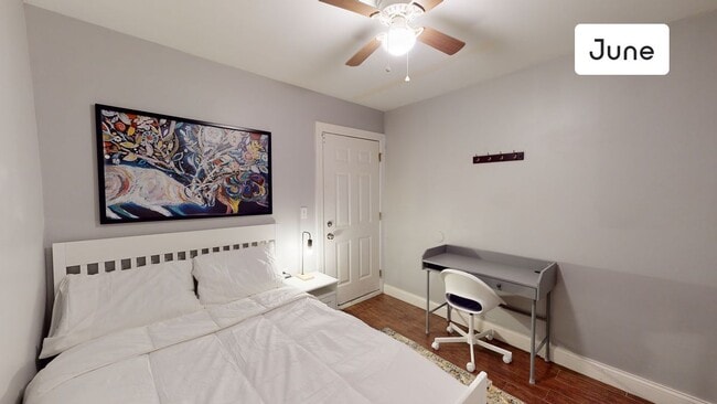 Building Photo - ROOM ONLY in 3-bed/2.0-bath Home