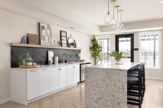 Interior Photo - Current 33