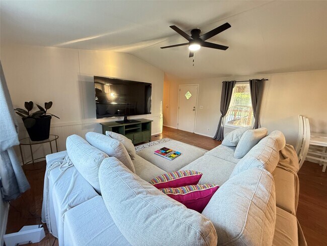 Foto del edificio - 3074 S Farm to Market 1486