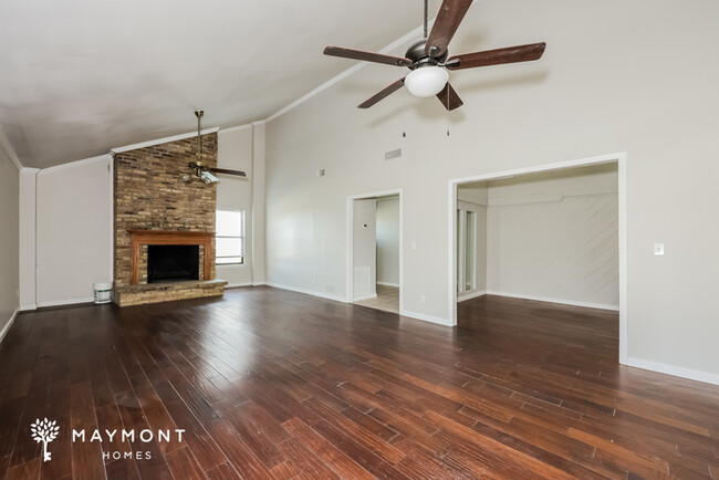 Foto del edificio - 4-Bedroom Home in Little Elm, TX