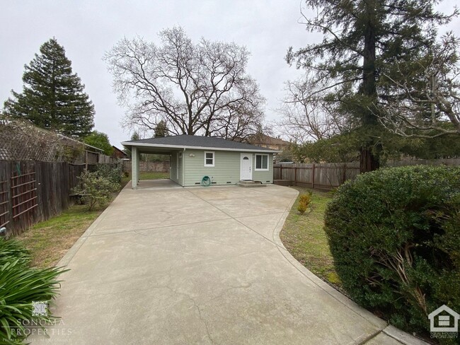 Foto del edificio - 1 Bedroom House on Sonoma's Westside