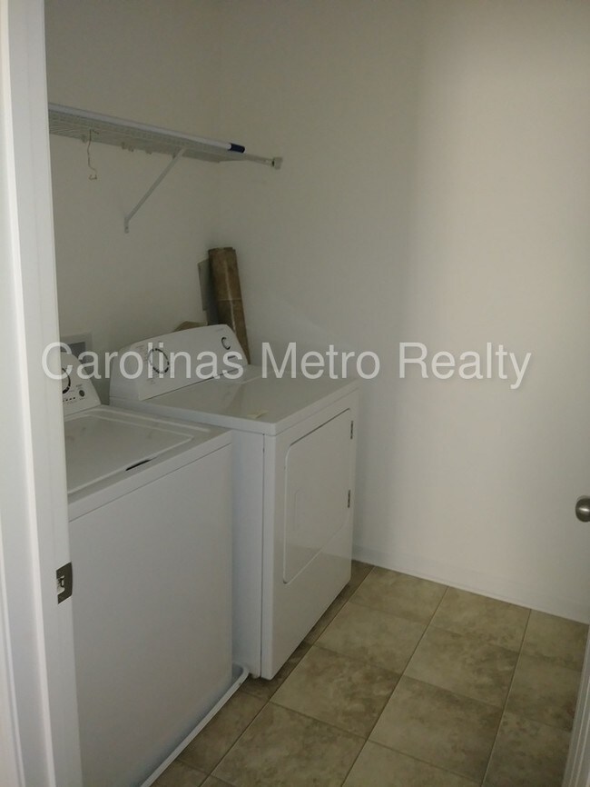 Building Photo - 1521 Van Ness Rd