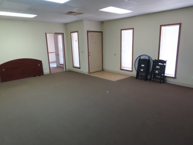 Building Photo - 4343 Ridgecrest Cir