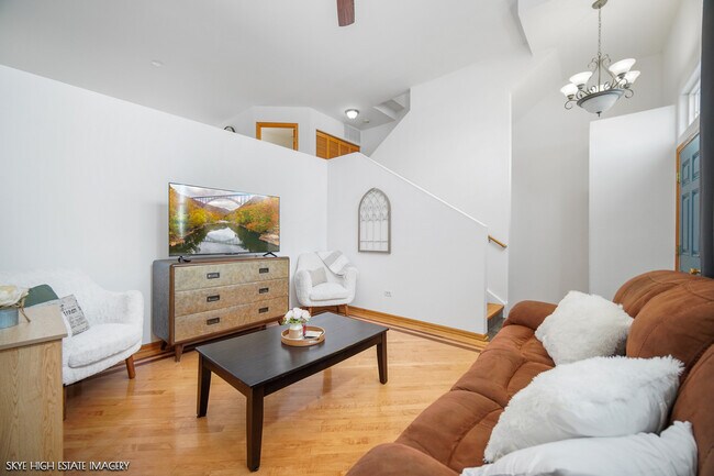 Building Photo - 632 Spring Leaf Dr