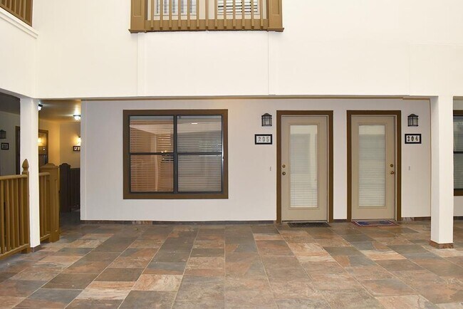 Foto del edificio - 1342 Rutland St