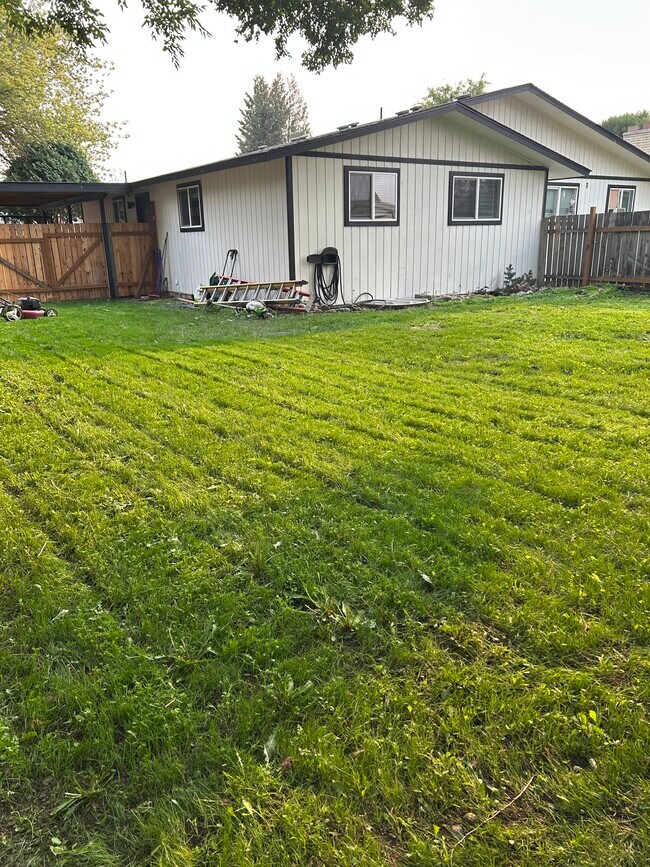 Building Photo - 14907 E 2nd Ave