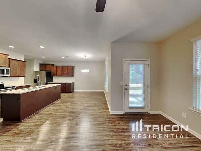 Foto del edificio - 5175 Howell Ct