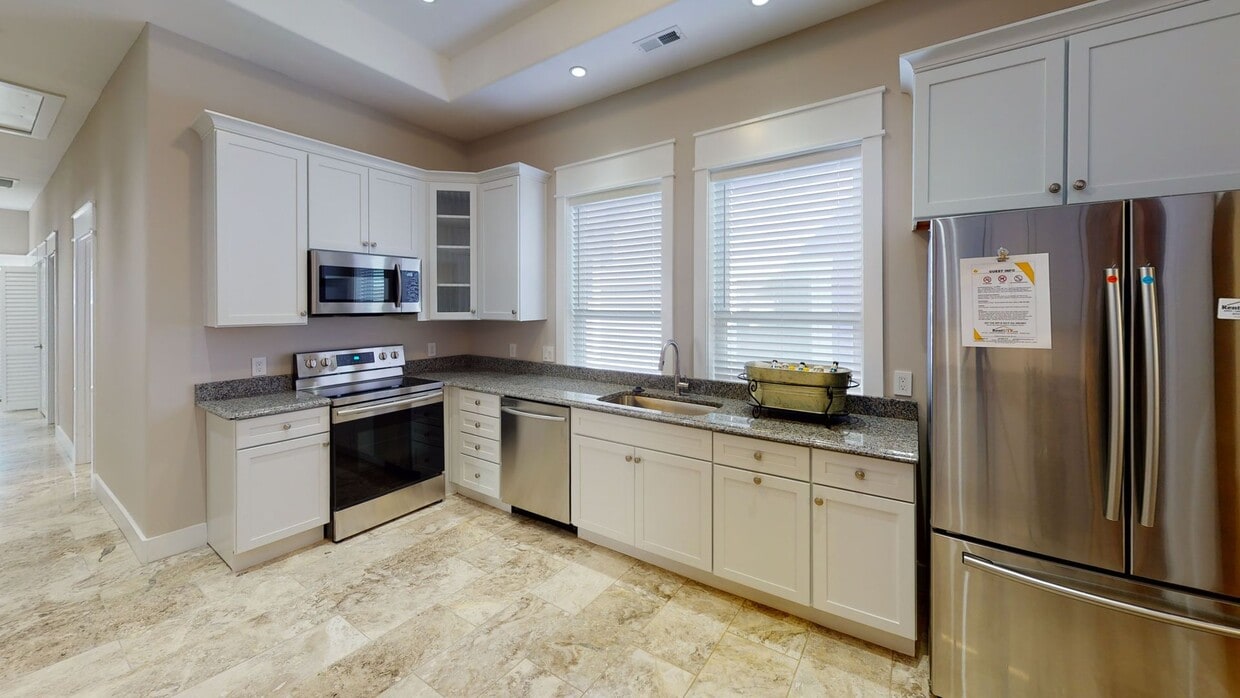 Foto principal - 1616 Forest Ave
