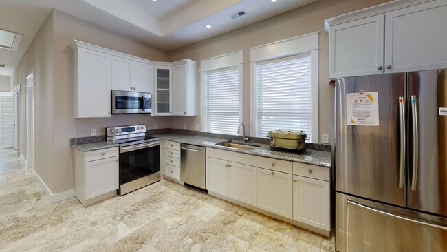 Foto del edificio - 4BR/2BA Fort Sanders Rental | Off-Campus H...