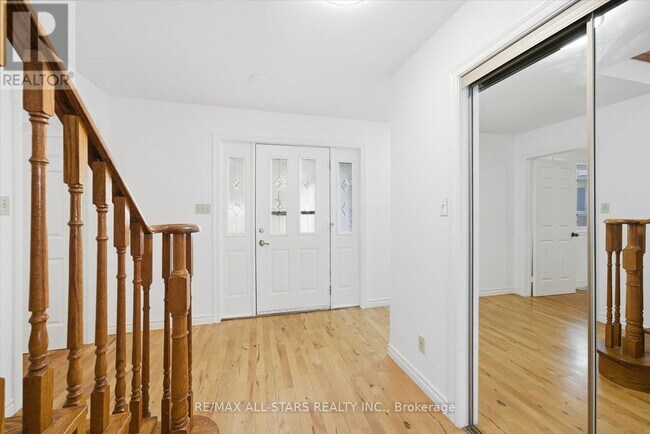 Photo du bâtiment - 2999 Lakeside Dr