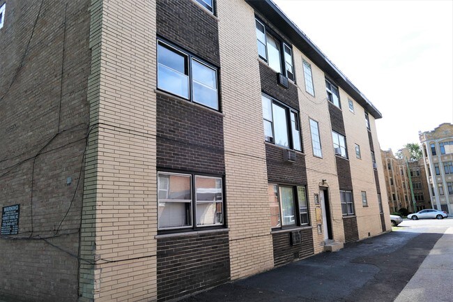 Foto del edificio - 2252 W 111th St