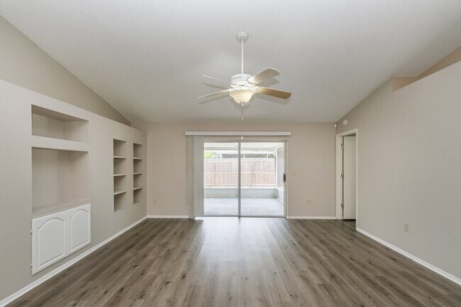 Foto del edificio - 13203 Pine Creek Cir