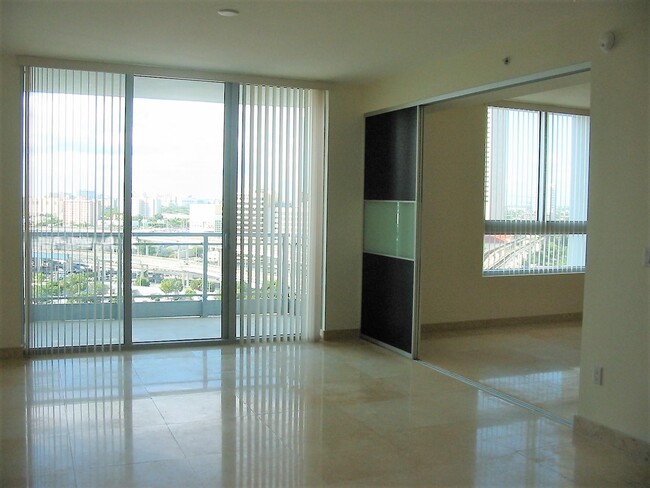 Foto del edificio - 90 SW 3rd St