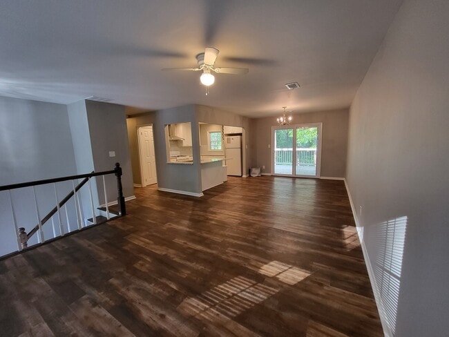 Building Photo - 117 Azalea Dr