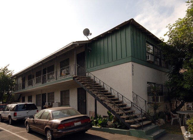 Building Photo - 6300 Vineland Ave