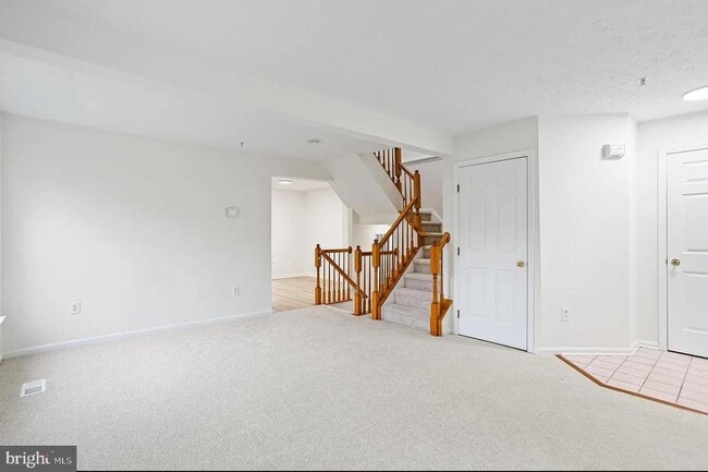 Building Photo - 15 Silver Birch Ct