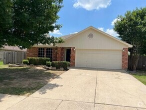 Building Photo - 421 Bretts Way