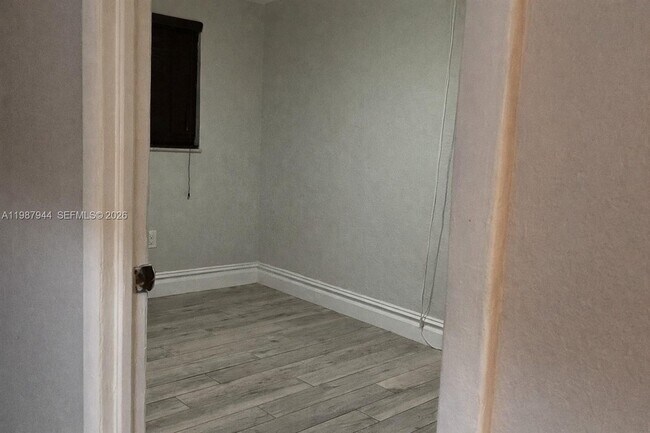 Foto del edificio - 8851 NW 119th St