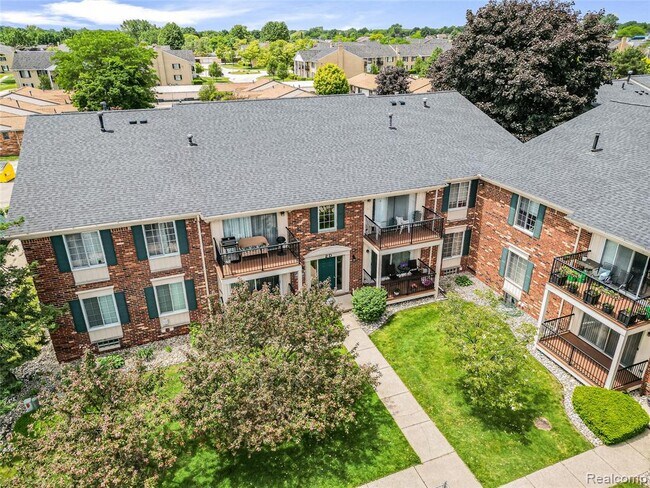 Foto del edificio - 34763 Maple Ln Dr