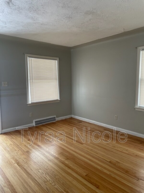 Foto del edificio - 9936 Montrose St