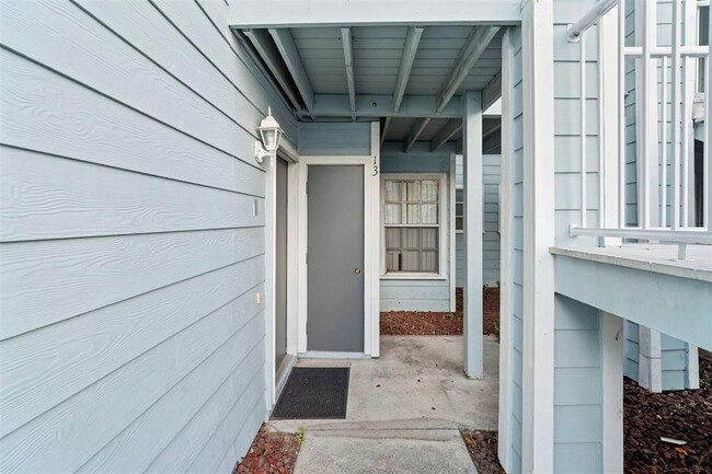 Building Photo - 2051 Royal Bay Blvd