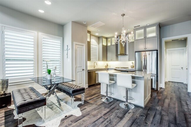 Building Photo - 423 T C Jester Blvd