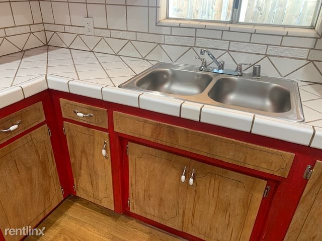 Building Photo - 655 Las Tablas Rd