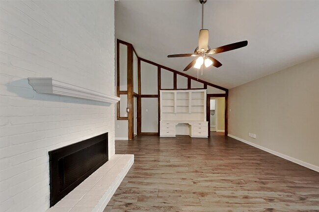 Foto del edificio - 3819 Honey Brook Dr