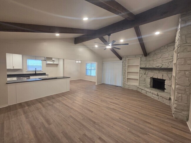 Building Photo - Remodeled 3 Bedroom in Bixby! Self-Showings Available!