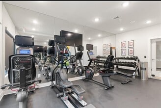 Building Photo - 6804 Westview Dr