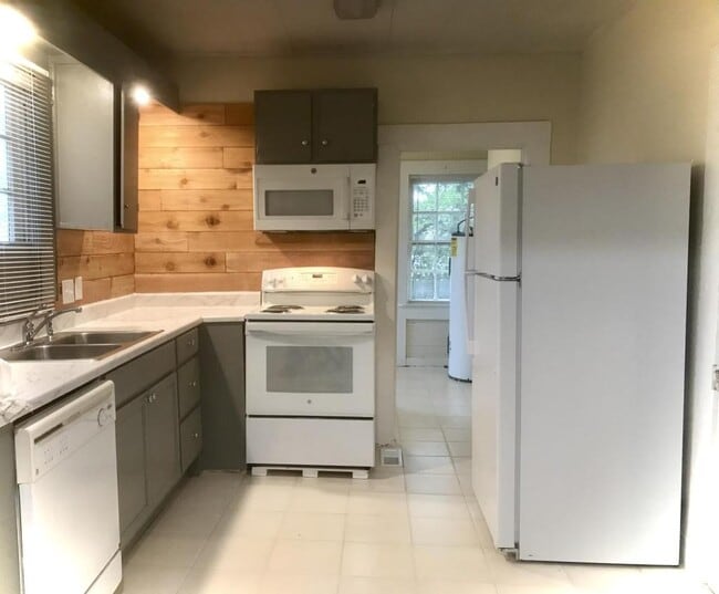 Foto del edificio - 1701 5th Ave